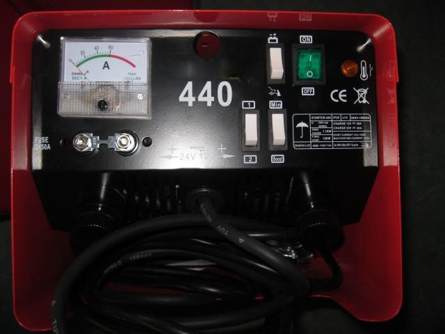 портативный заряжатель автомобильного аккумулятора CD-200/300/400 стартера скачки 12/24V