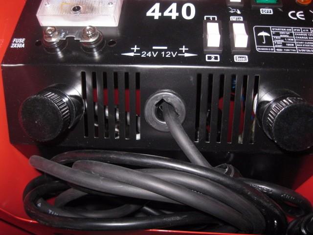 портативный заряжатель автомобильного аккумулятора CD-200/300/400 стартера скачки 12/24V